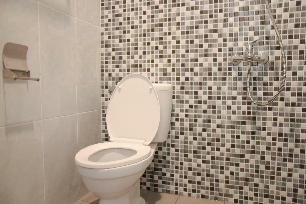 Reddoorz Plus Near Unimed Medan Dış mekan fotoğraf