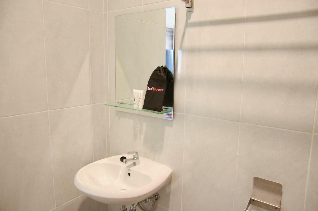 Reddoorz Plus Near Unimed Medan Dış mekan fotoğraf