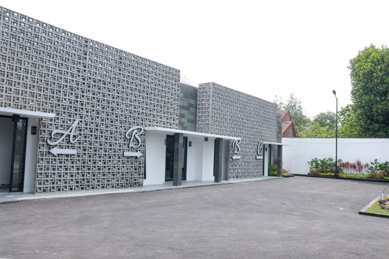 Reddoorz Plus Near Unimed Medan Dış mekan fotoğraf